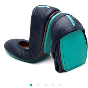 NWT Tieks by Gavrieli Flats in California Navy in size 10